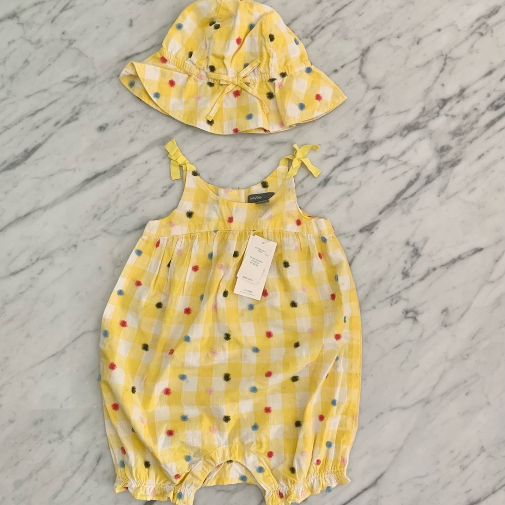 NWT Baby Gap Girls 18-24 Months Matching Romper and Hat
